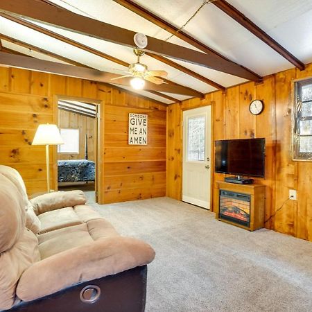 Peaceful Warne Cabin Fenced Yard And Screened Porch Brasstown Bagian luar foto