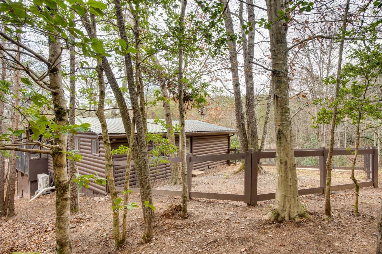 Peaceful Warne Cabin Fenced Yard And Screened Porch Brasstown Bagian luar foto