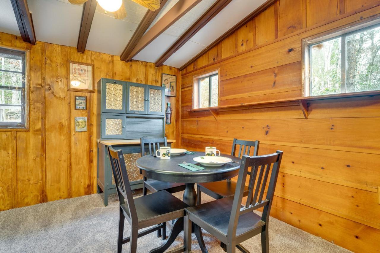 Peaceful Warne Cabin Fenced Yard And Screened Porch Brasstown Bagian luar foto