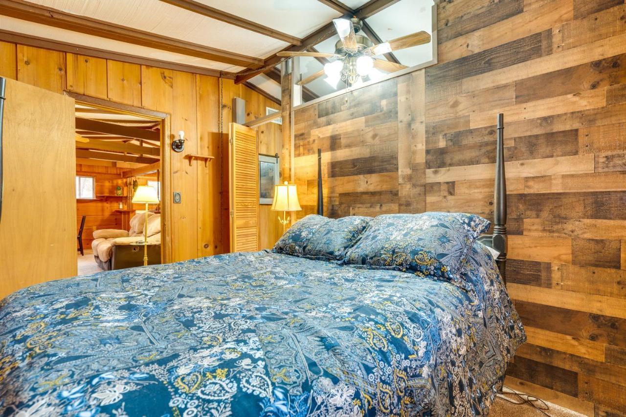 Peaceful Warne Cabin Fenced Yard And Screened Porch Brasstown Bagian luar foto