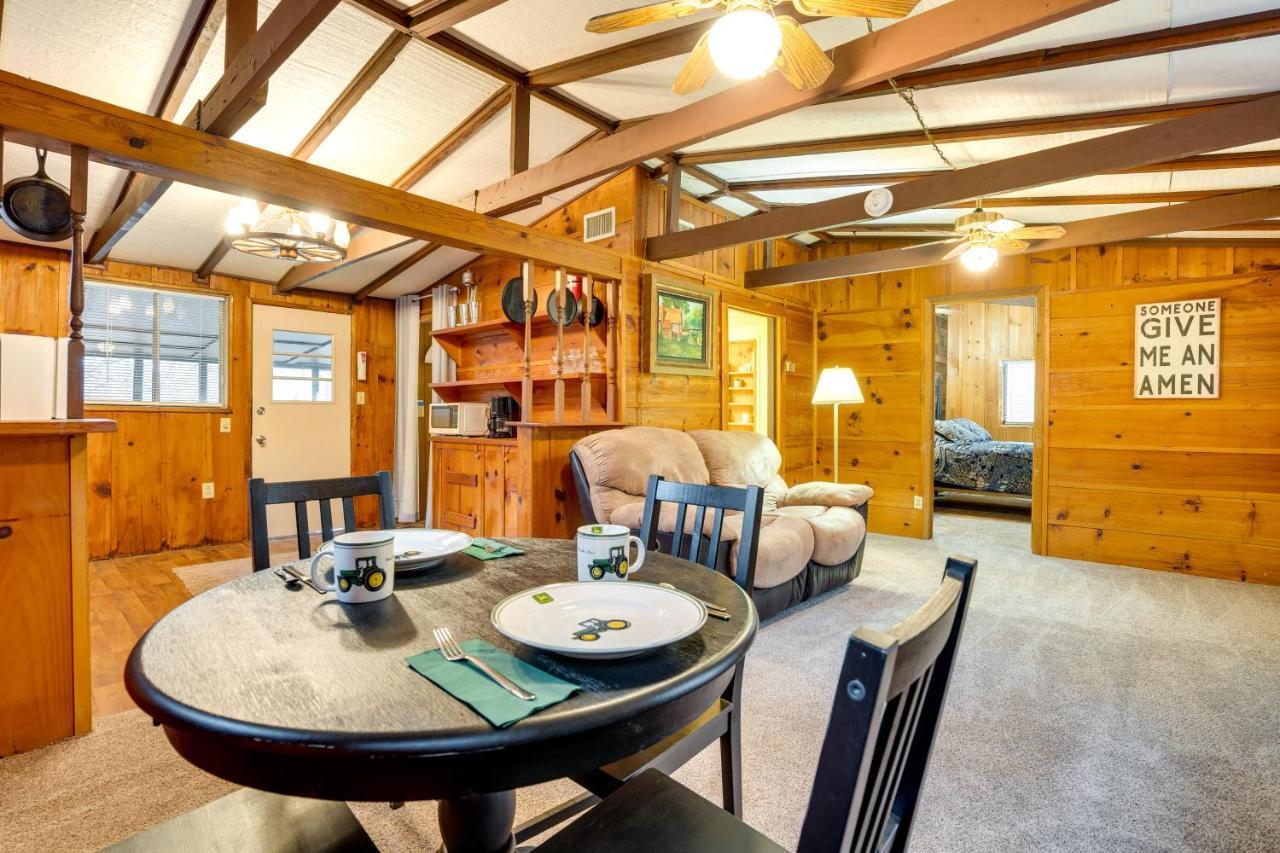 Peaceful Warne Cabin Fenced Yard And Screened Porch Brasstown Bagian luar foto